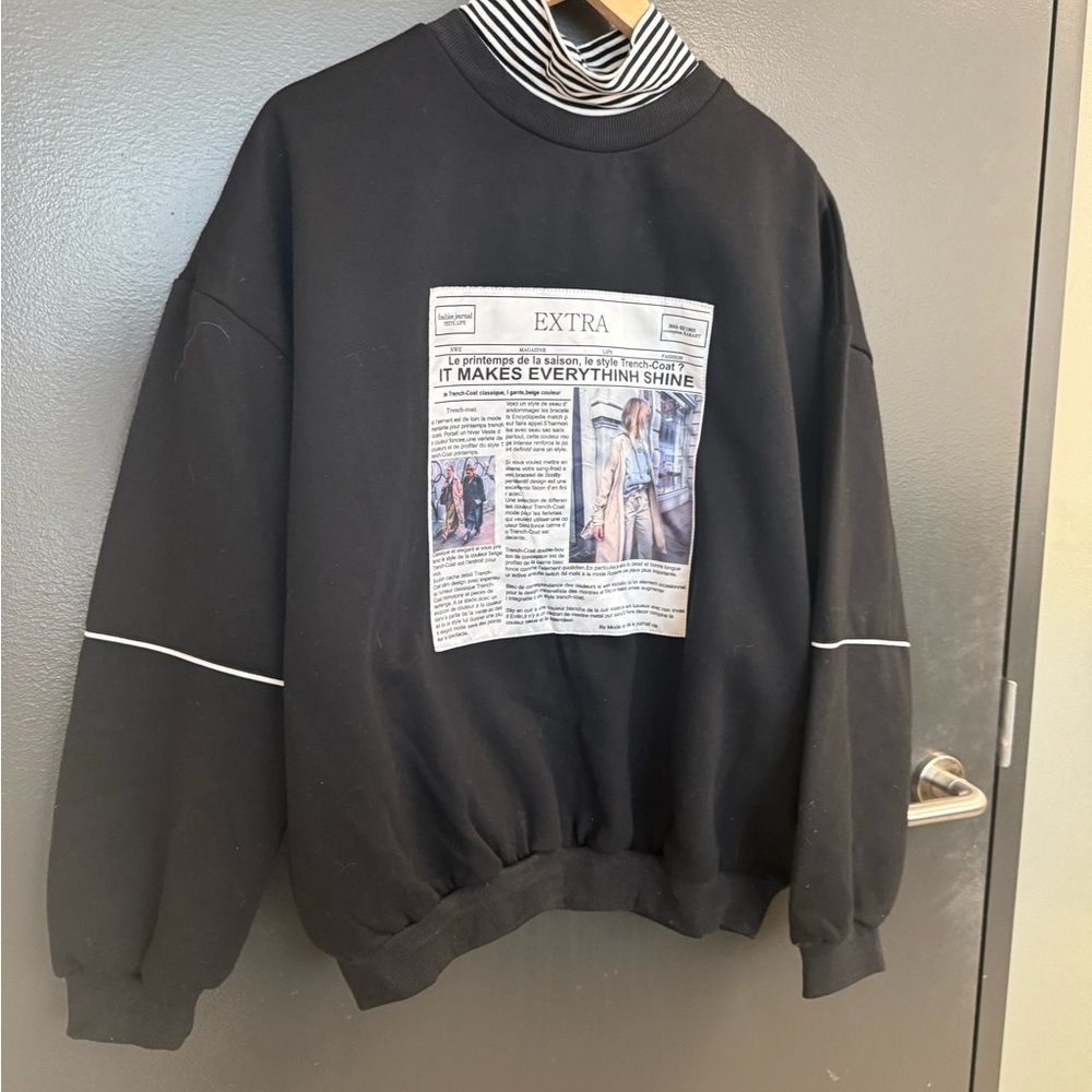 Stylish Black Graphic Crewneck Top - Picture 3 of 13
